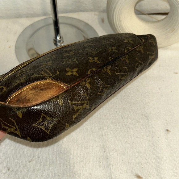 LOUIS VUITTON Marly Dragonne Clutch Hand Bag Monogram Leather - Picture 12 of 14